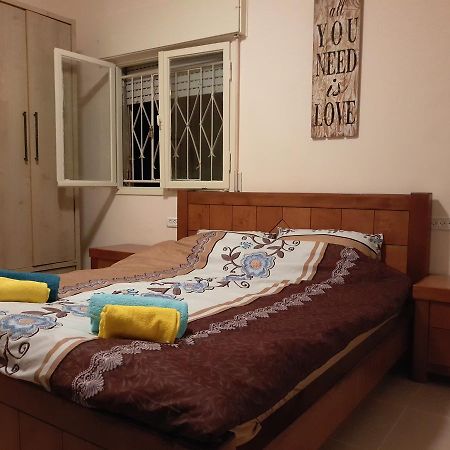 海法3 Stairs Only To Cozy Flat On Hillel St公寓 外观 照片