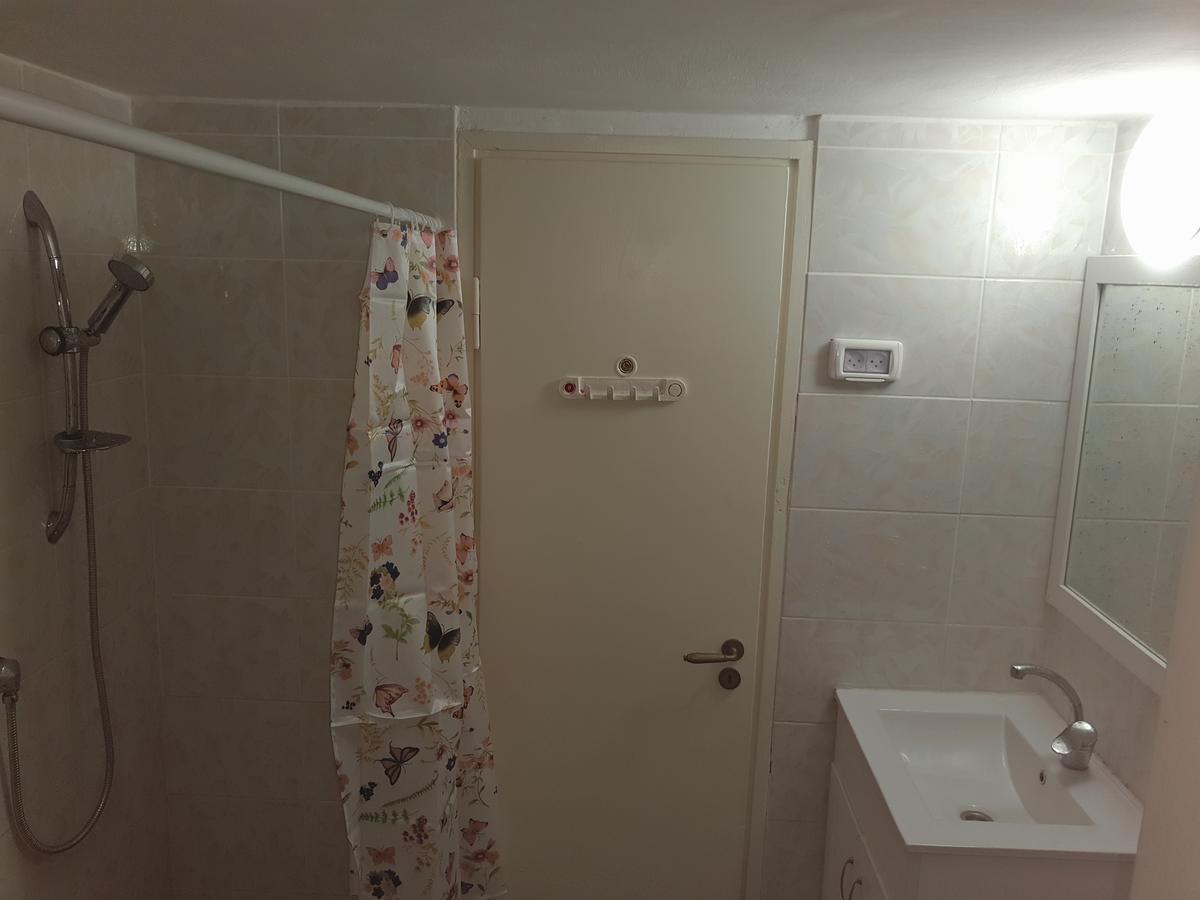 海法3 Stairs Only To Cozy Flat On Hillel St公寓 外观 照片